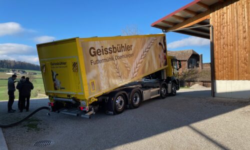 Losegutaufbau mit Hebebühne für die Geissbühler Mühle GmbH